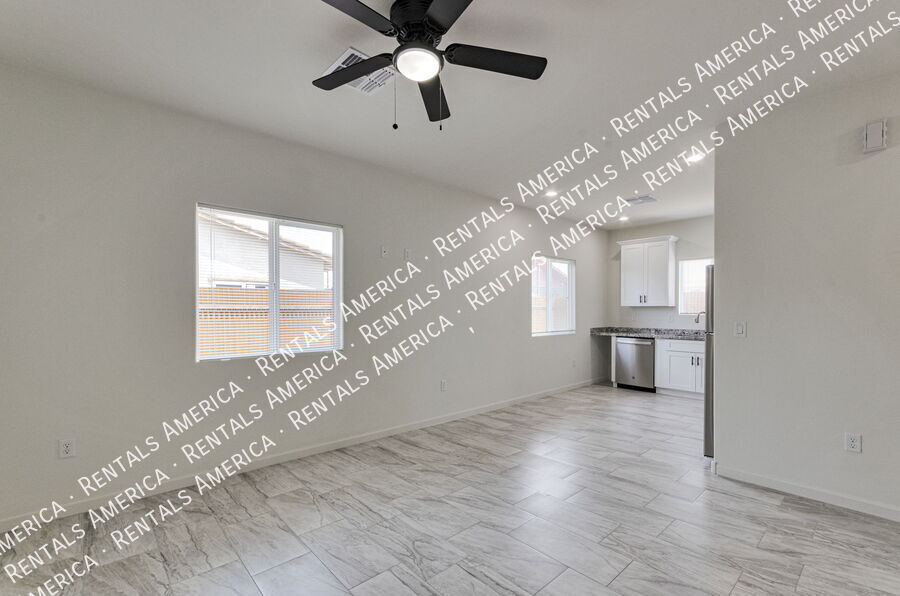 Building Photo - 3727 N Stone Ave