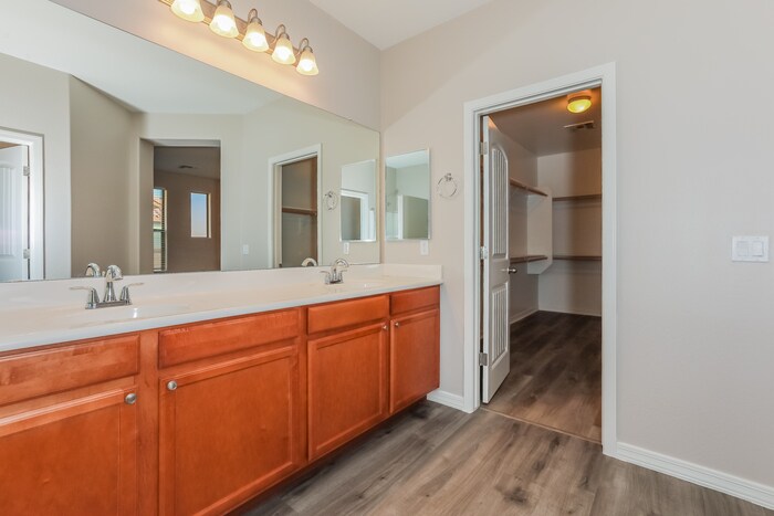 Building Photo - 3147 S Joshua Tree Ln