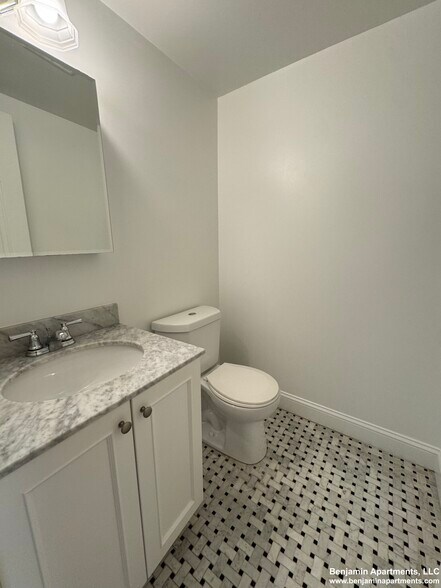 Building Photo - 20 Langdon St