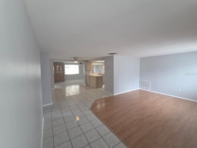 Building Photo - 3619 Springfield Dr