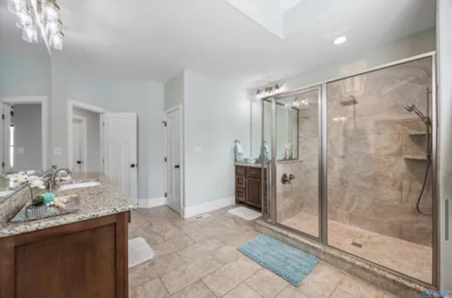 Building Photo - 2807 Talon Cir