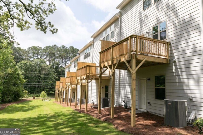 Building Photo - 1565 Brantin Dr