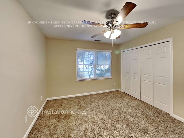 Building Photo - 915 Laurel Crest Dr