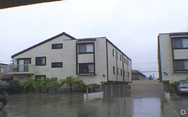 Building Photo - Gardena Commons
