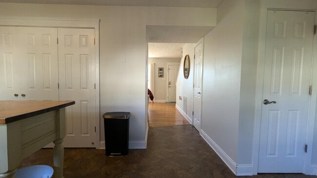 Building Photo - 138 Parkside Dr