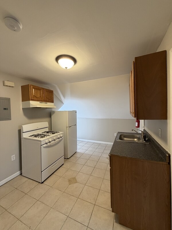 Building Photo - 49 Haledon Ave