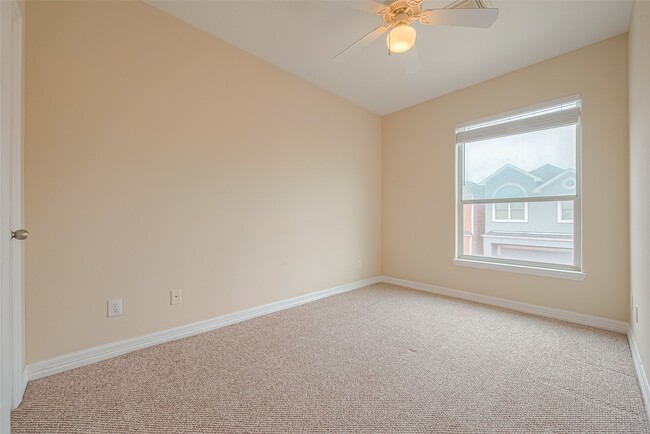 Building Photo - 10355 Panther Point Dr