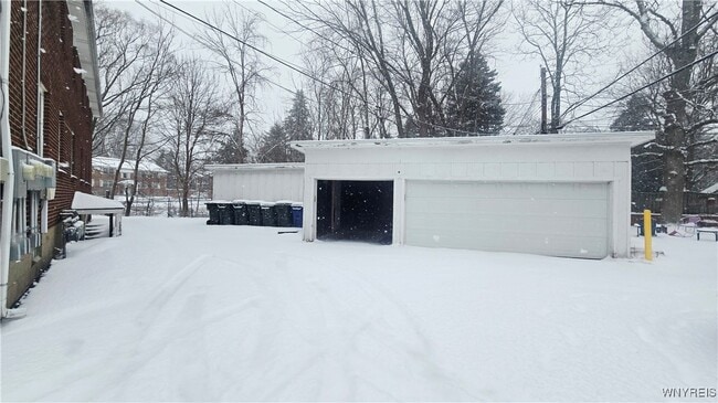 Building Photo - 1499 Wehrle Dr