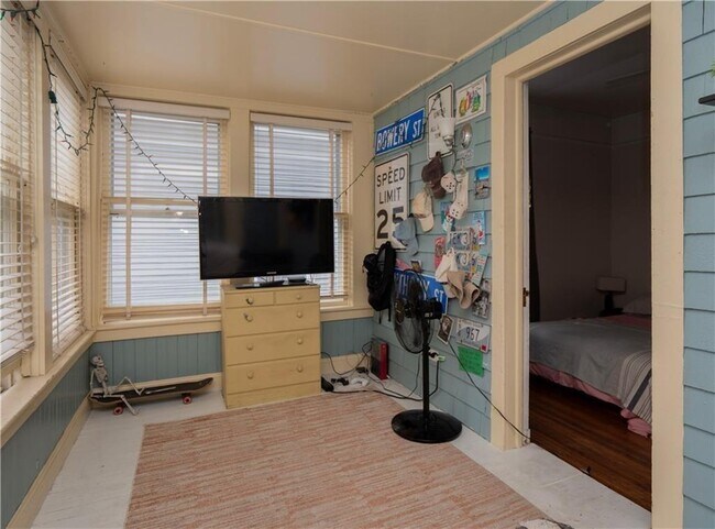 Building Photo - 1 Pell St