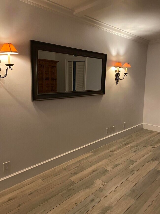 Building Photo - 318 S J St