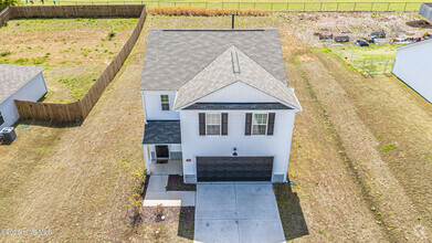 Building Photo - 3024 Paradise Way