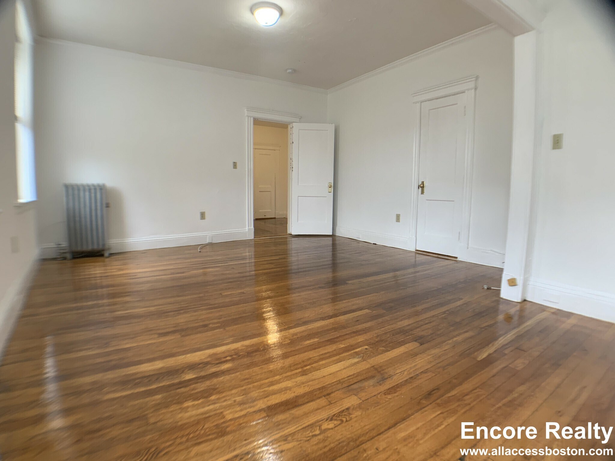 Building Photo - 195 Park Dr