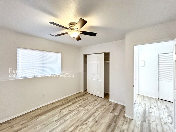 Building Photo - 1120 Yuma St