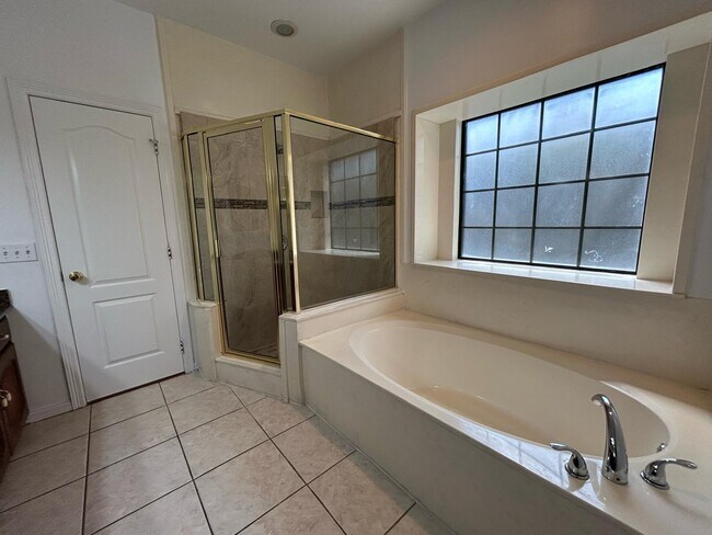 Building Photo - 3400 Santa Teresa