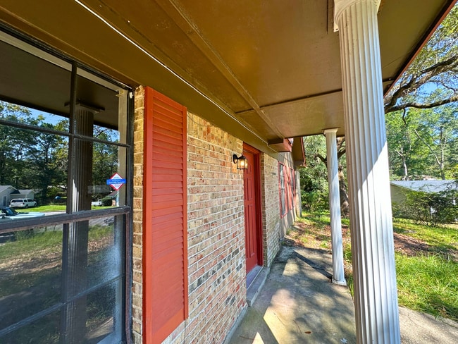 Building Photo - 6057 Scottsdale Ct