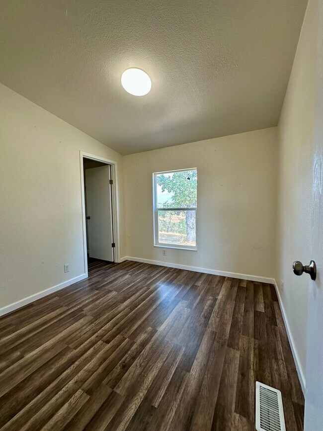 Building Photo - 14124 Marsha Way