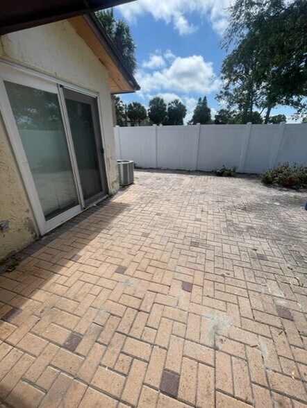 Building Photo - 5005 Candywood Ct