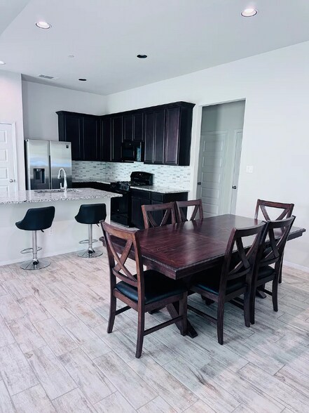 Building Photo - 2800 Joe Dimaggio Blvd