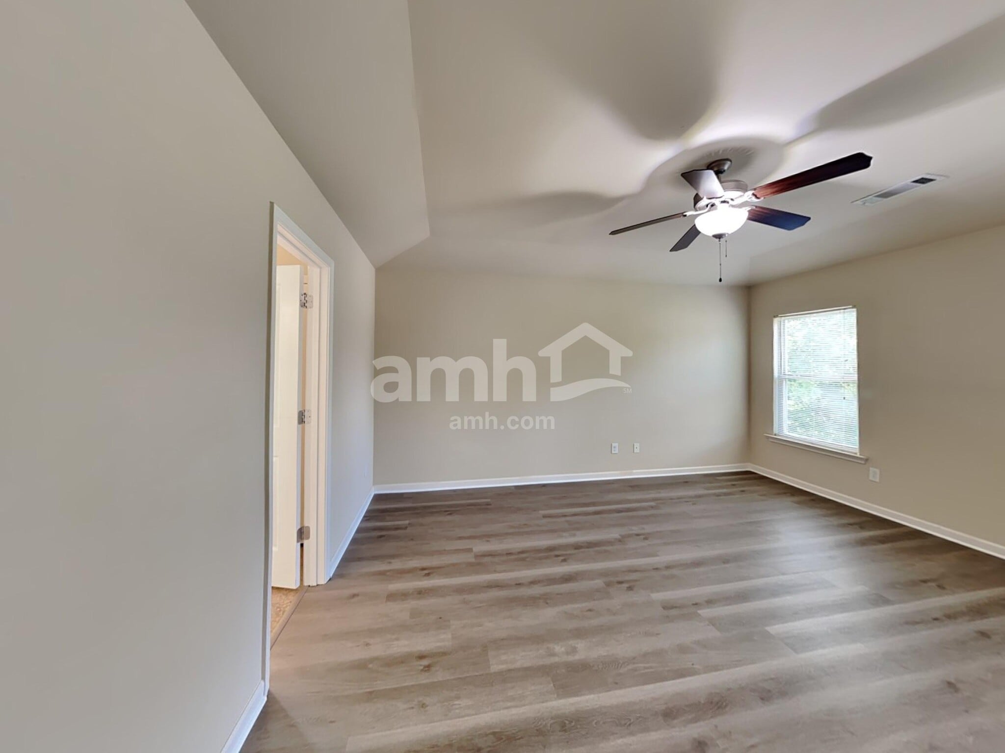 Building Photo - 491 Twain Cir