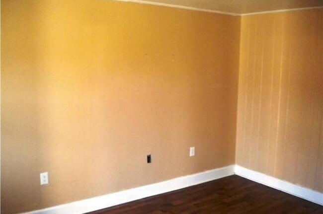 Building Photo - 300 N 3rd Ave