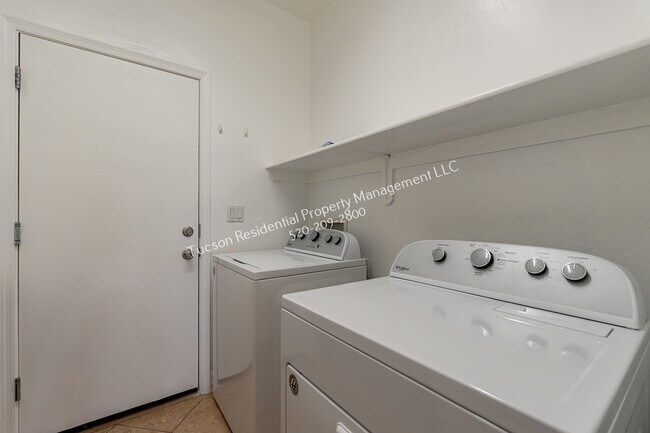 Building Photo - 799 West Camino Tunera