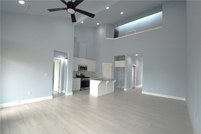 Building Photo - 550 Amethyst Rd