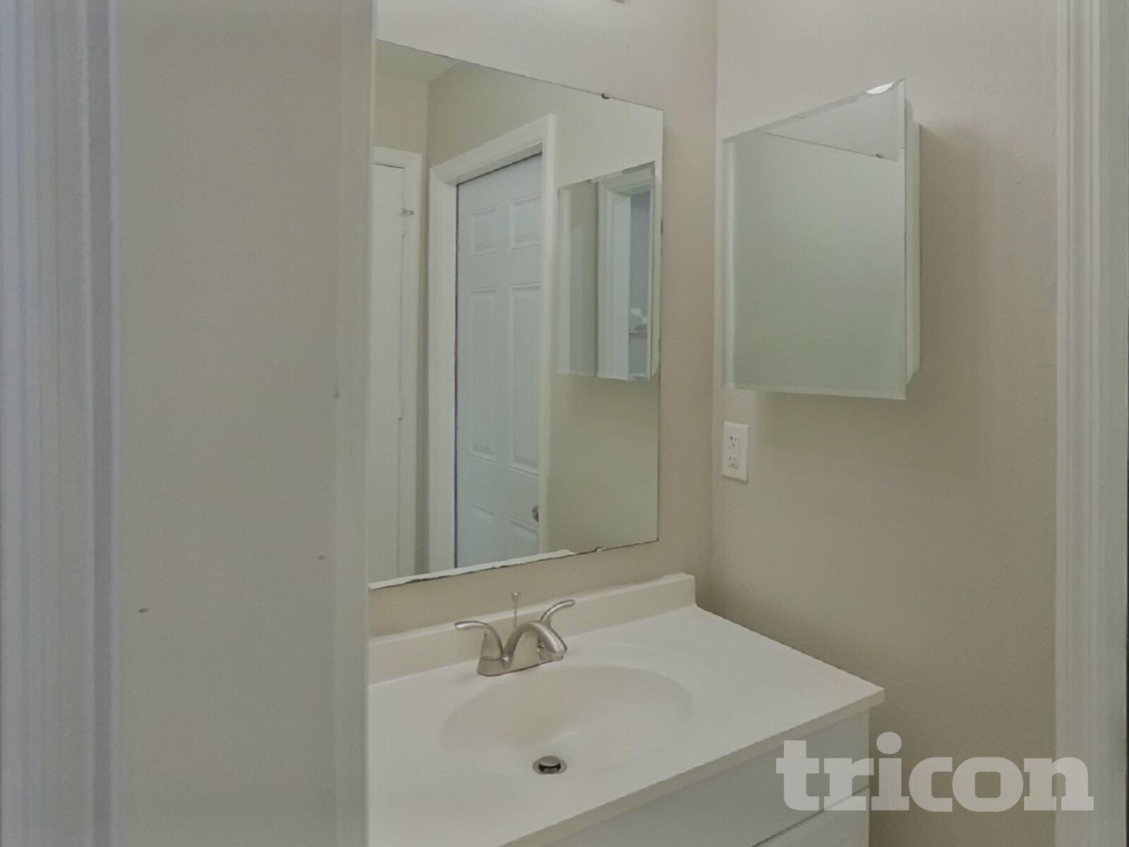 Building Photo - 2680 Chatham Cir