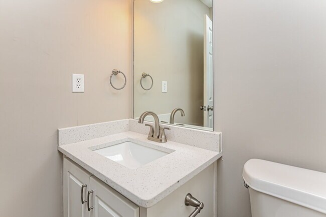 Building Photo - 2152 Glen Hope Ln