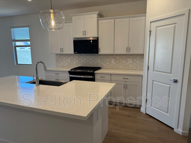 Building Photo - 15874 W Gray Fox Trl