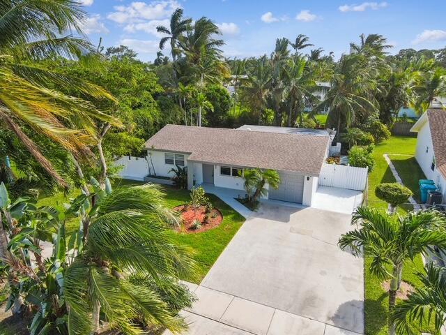 Building Photo - 702 NE 10th Ave