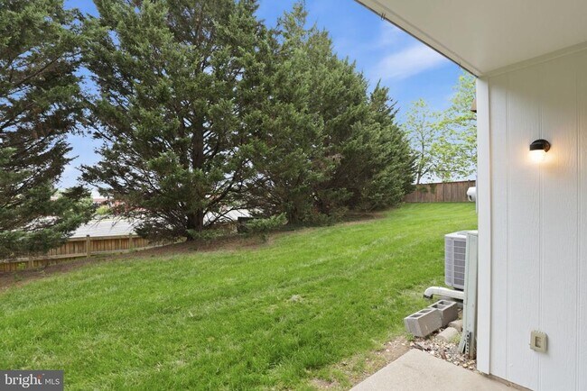 Building Photo - 119 Fort Evans Rd SE