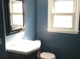 Building Photo - Nice 4 bedroom 2 bath located in Graymoor/...