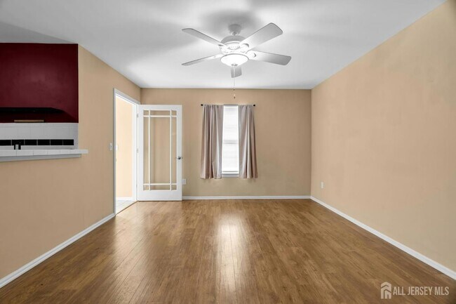 Building Photo - 19 Delavan Ct