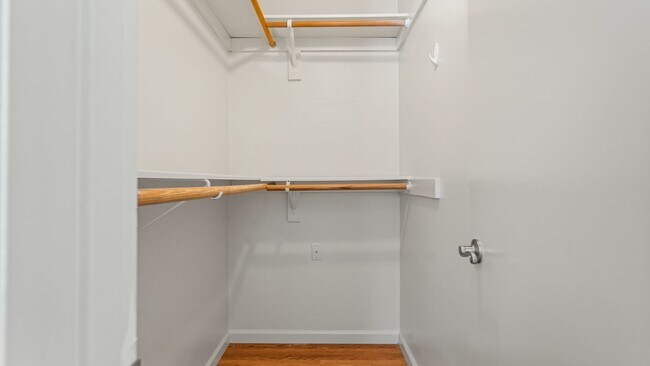 Building Photo - Woodcreek Cutie! 2bedroom 2bathroom