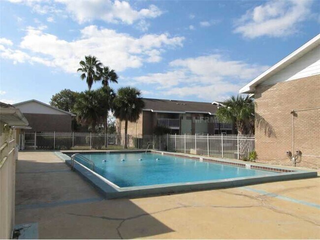 Building Photo - 2 Bed/1 Bath condo on Las Palmas at Sand Lake Community, Orlando.