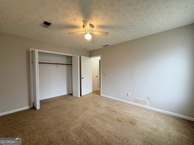 Building Photo - 102 Kimberly Way SW