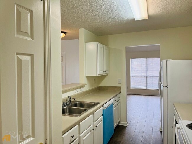 Building Photo - 4037 Ravenwood Ct