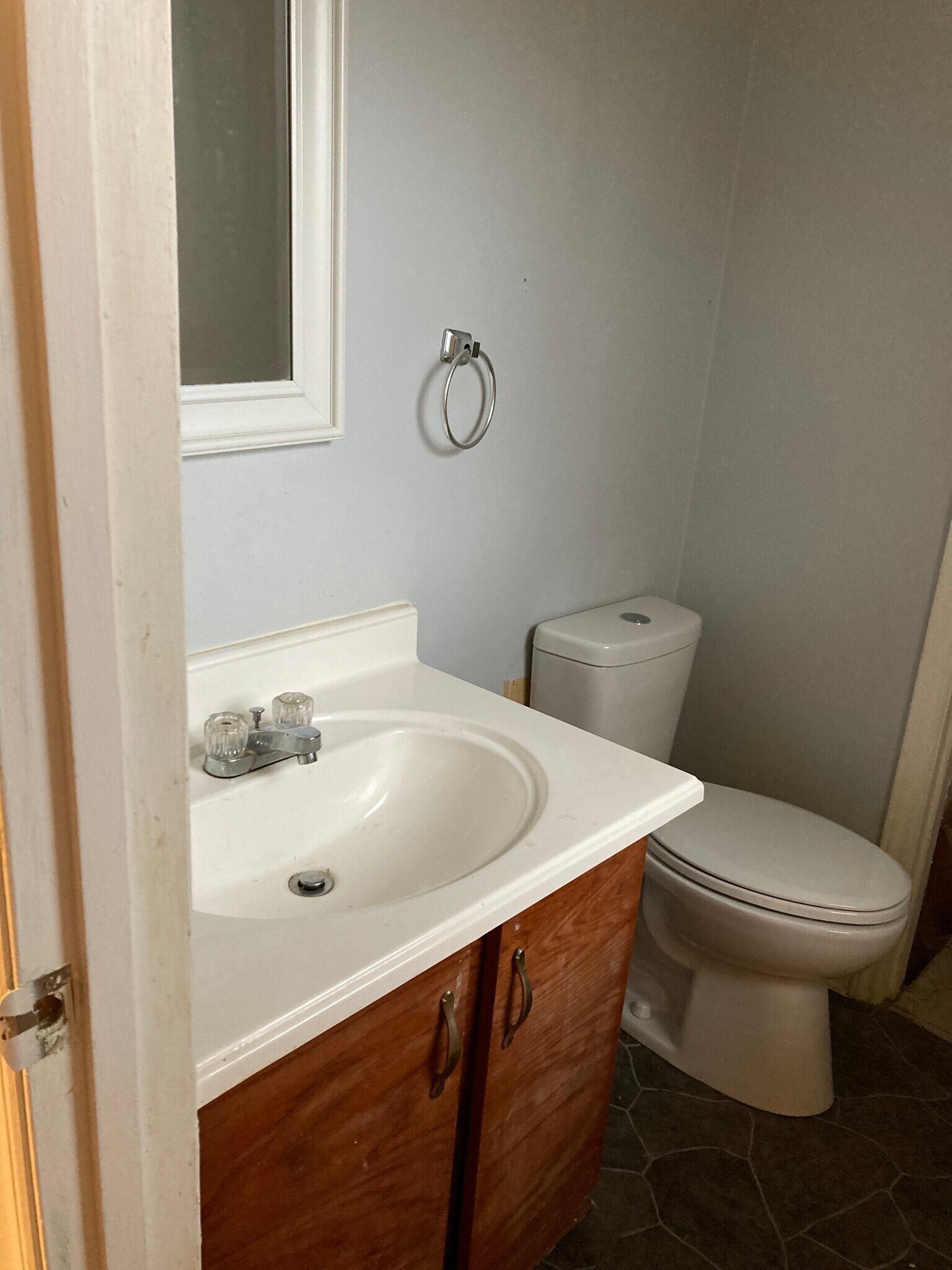 Master bedroom bathroom - 5200 Peppercorn St