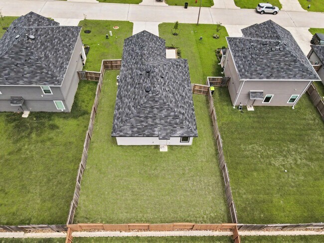 Building Photo - 40839 Hawthorne Glades St