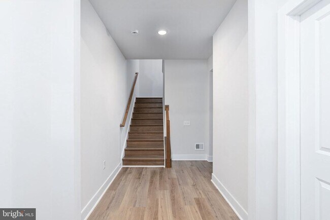 Building Photo - 1747 Riverbluff Ave