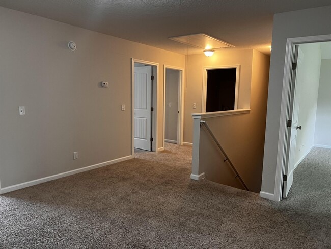 Building Photo - 283 Summerhill Dr