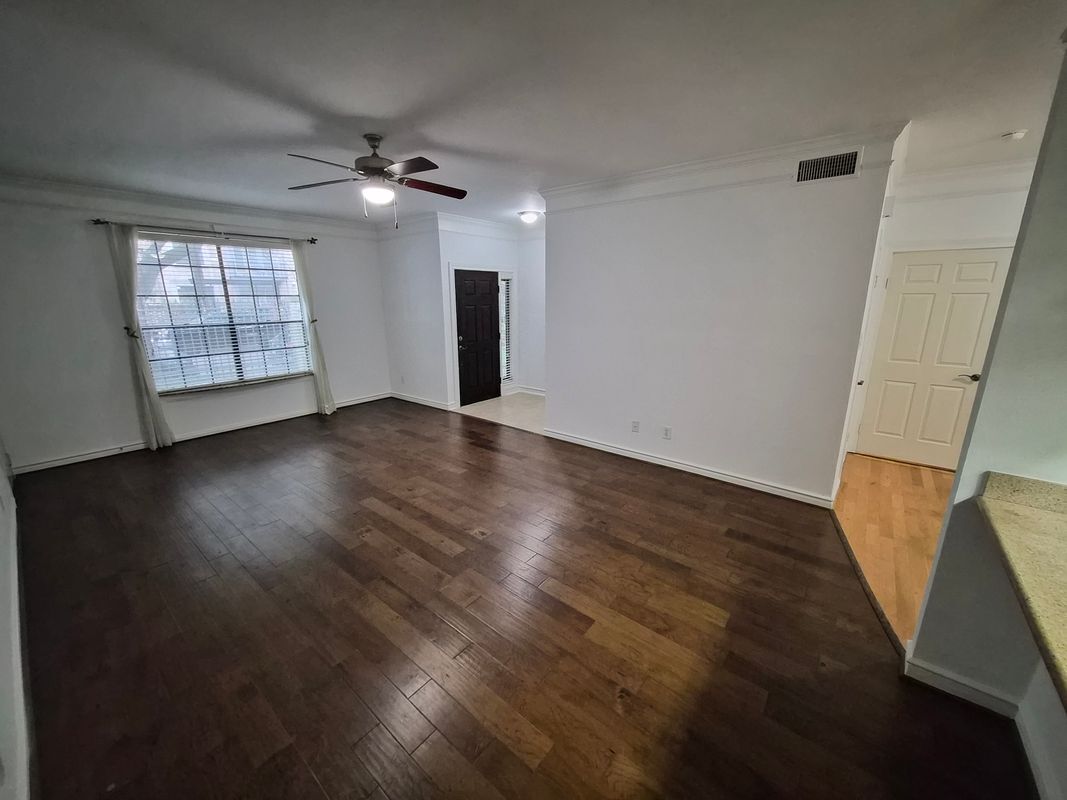 Building Photo - 2700 Revere St