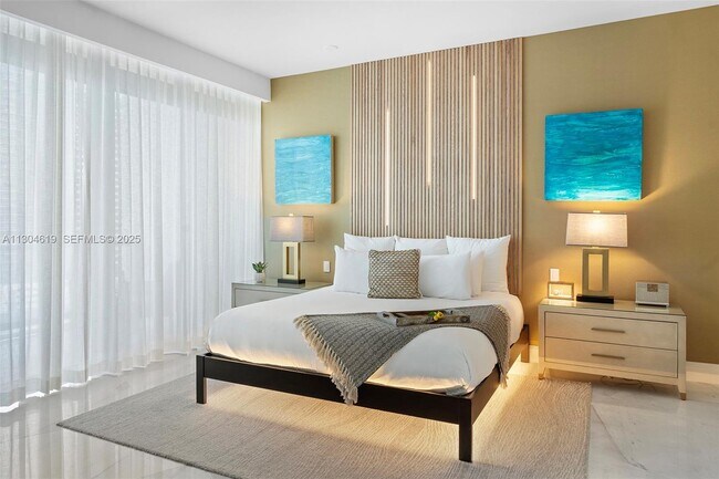 Building Photo - 2201 Collins Ave