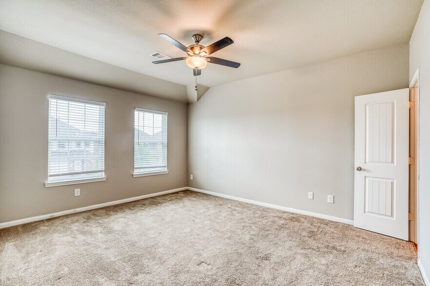 Building Photo - 18606 Cooper Ravine Way
