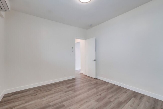 Building Photo - 715 N Marlborough Ave