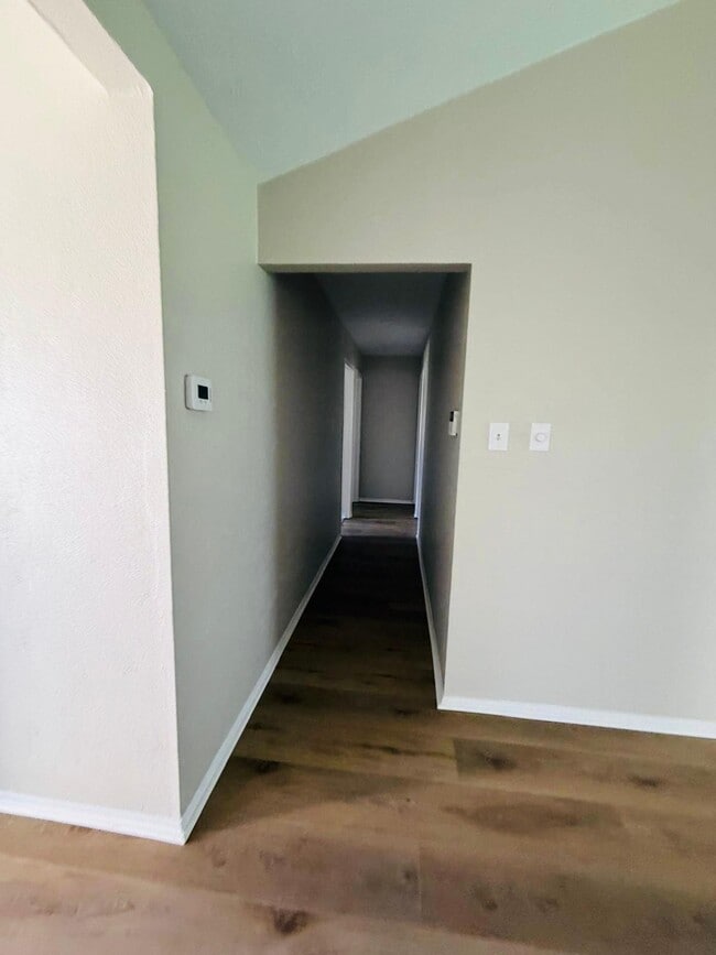 Building Photo - 3304 Hanover Dr