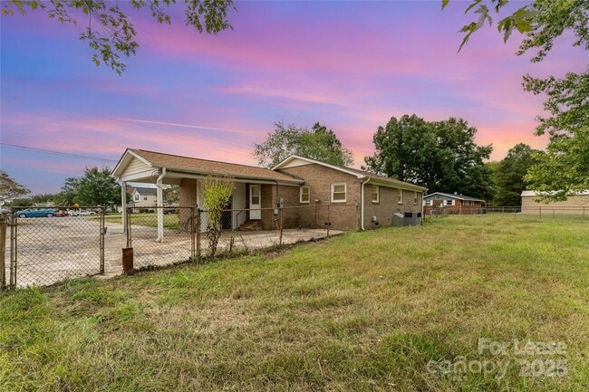 Building Photo - 14013 Eastfield Rd