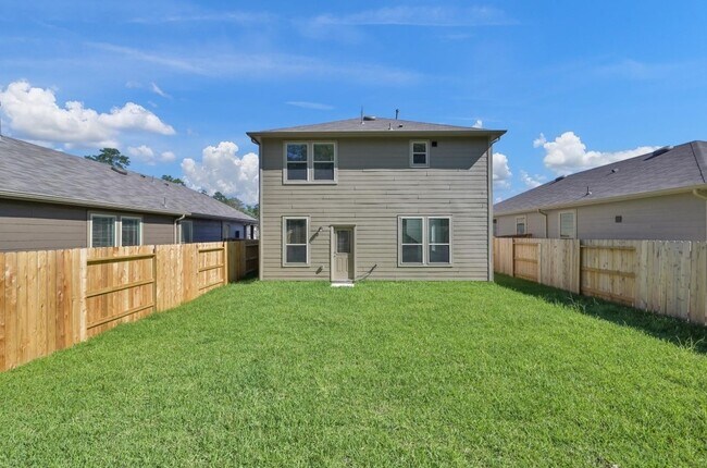 Building Photo - 10573 Pineland Dr