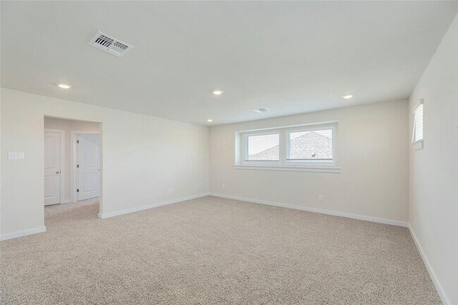 Building Photo - 512 Clearlake Dr