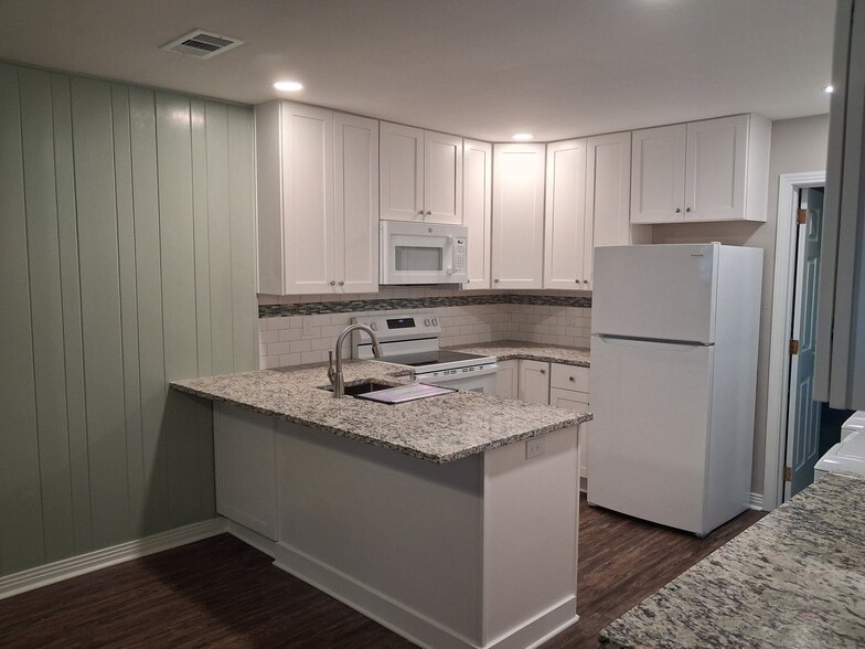 Kitchen and painted paneling - 614 N Gadsden St